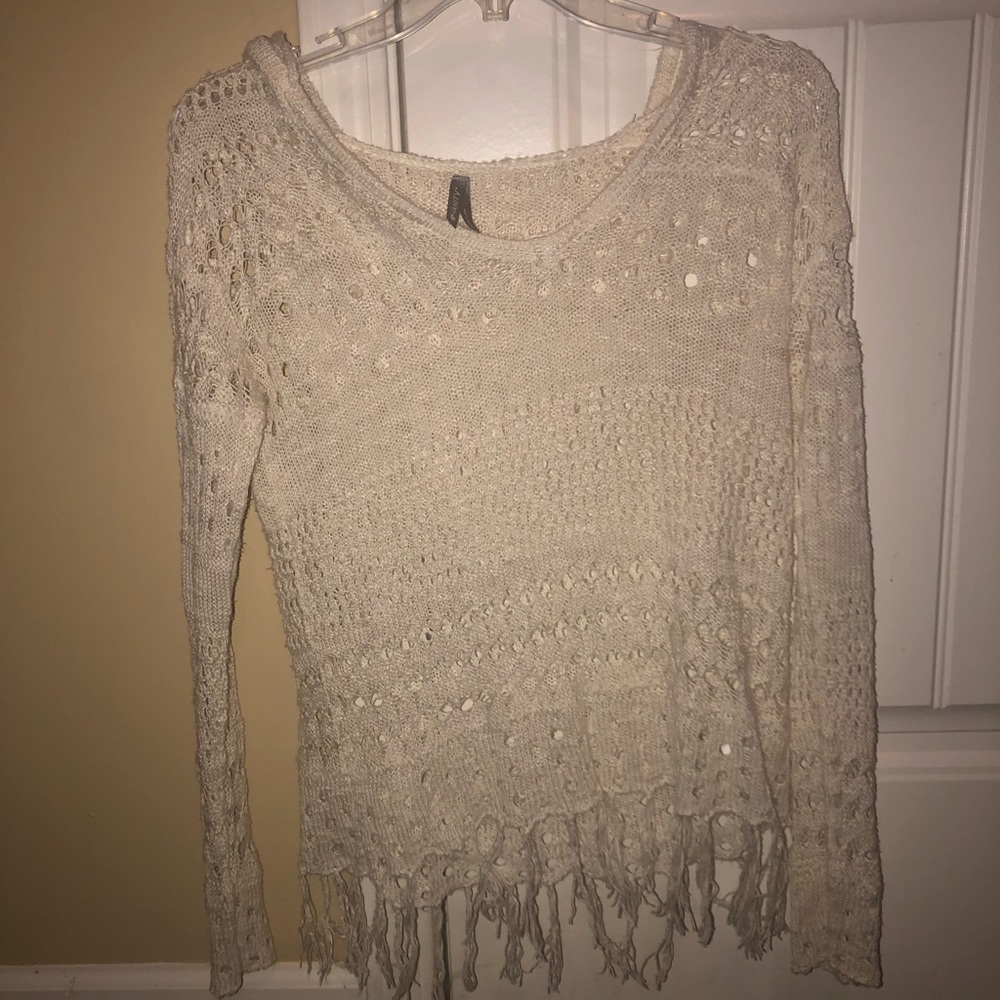 White hooded sweatshirt